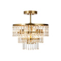 Elegante gouden kroonluchter met kristallen accenten